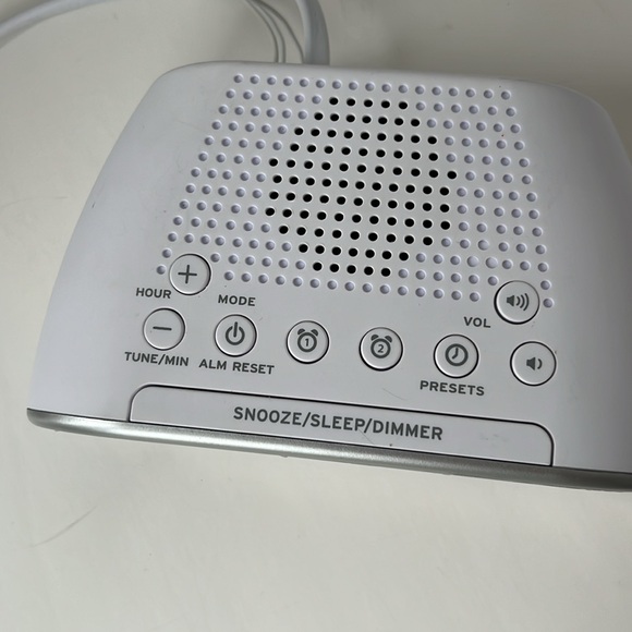 TIMEX AM/FM Dual Alarm Clock Radio with Battery Backup Model T2312 Modern Small. - Picture 2 of 6